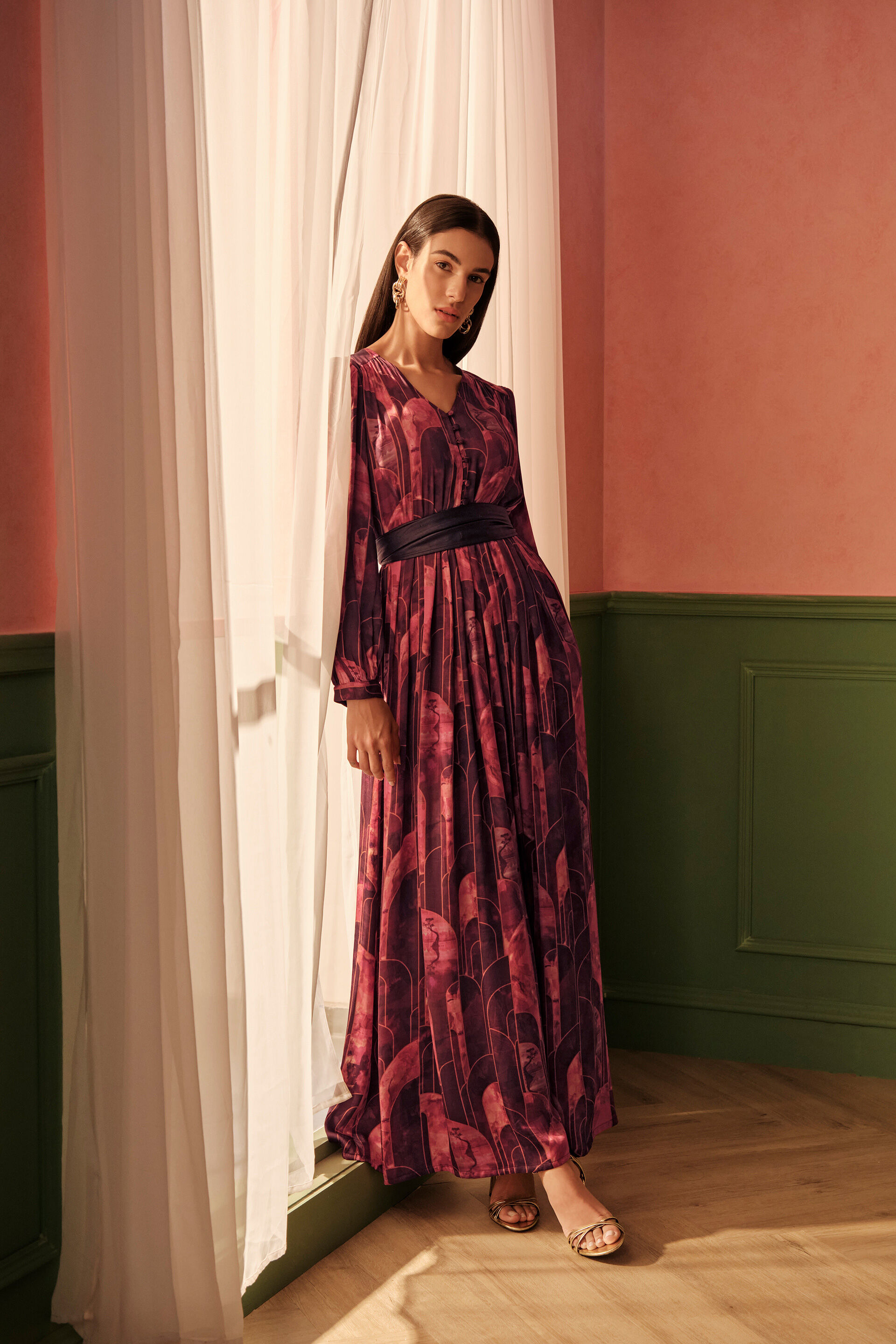 Promenade maxi dress in wine shop
